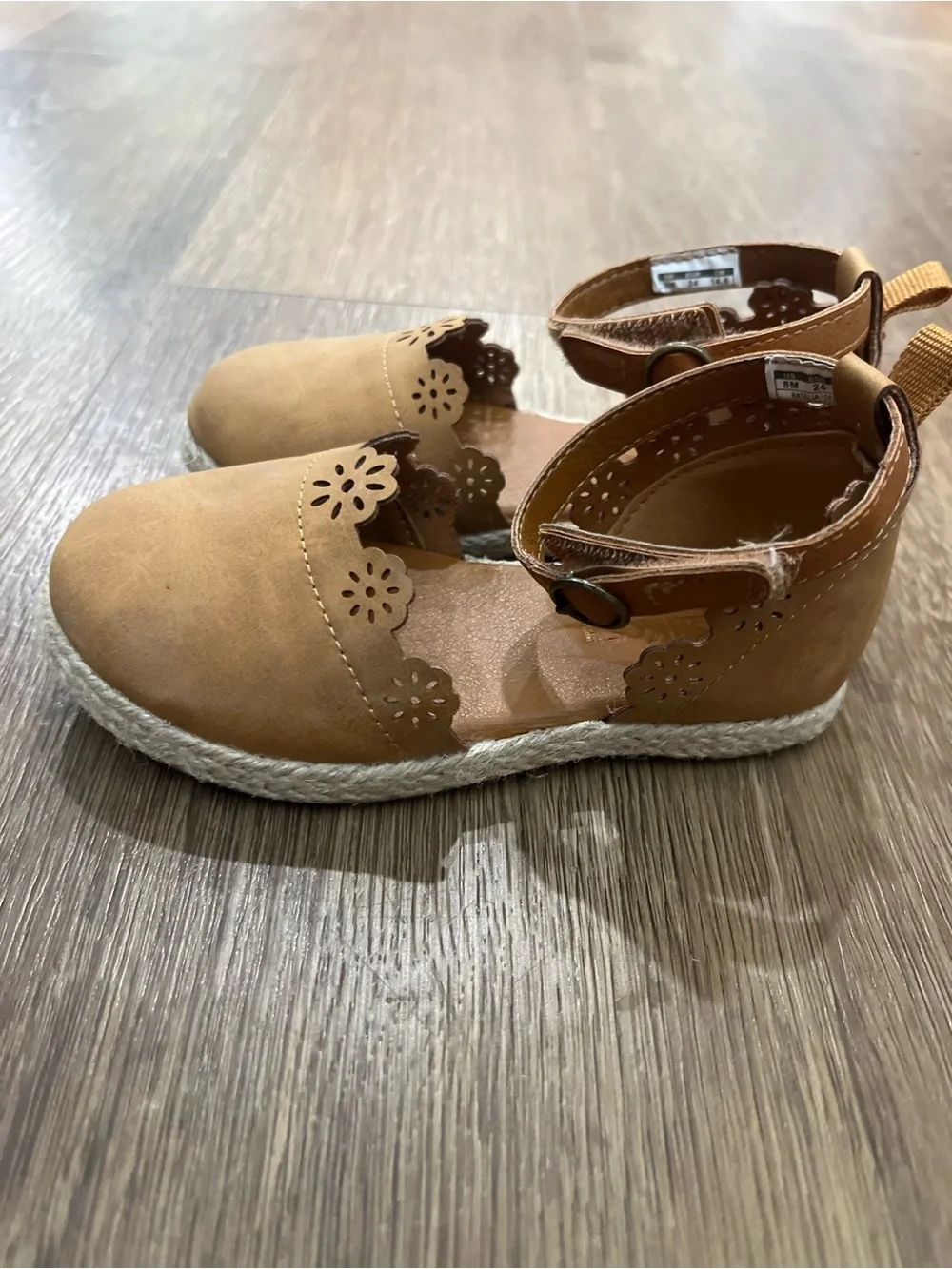OshKosh Bgosh cute tan